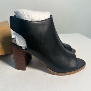 Cute booties - great quality size 8